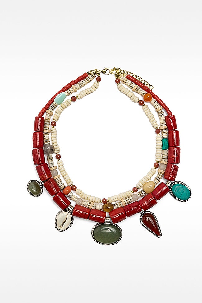Collar triple étnico.