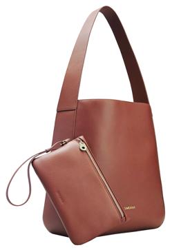 Imagen secundaria 2 - Accesorios e imagen de desfile de Simorra para esta temporada.