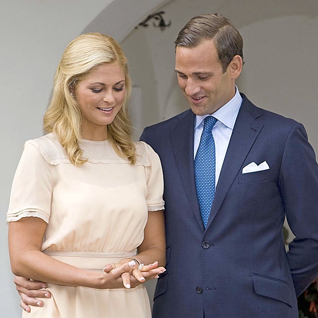 Magdalena de Suecia y Jonas Bergström el día de su compromiso.