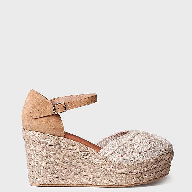 Alpargatas con bordado de Toni Pons, 109,95 euros.