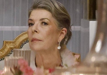 La historia de los pendientes de Carolina de Mónaco en su última cena de Estado: el odio de una suegra y un ladrón de joyas