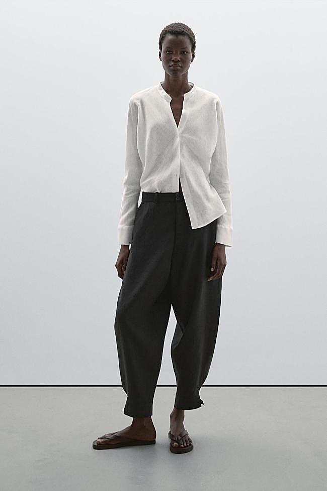 Pantalón bombacho en color negro de Massimo Dutti.