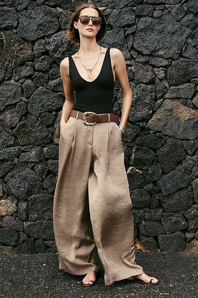 Pantalón ancho satinado cinturón (35,95€)