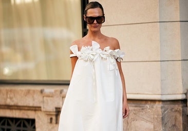 Mujer con vestido de verano