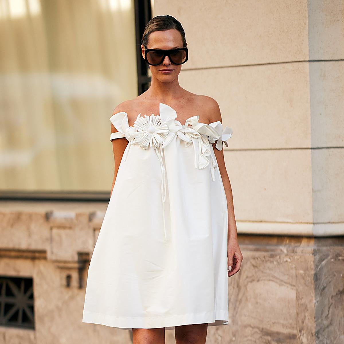 Mujer con vestido de verano