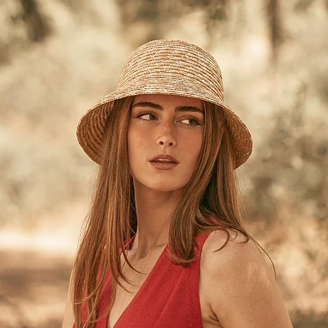 Sombrero en color natural de la firma Zahati.
