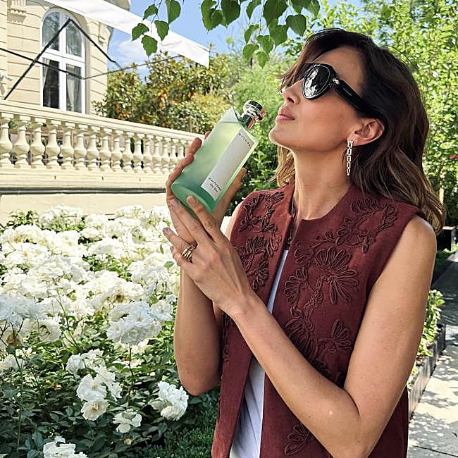 Nieves Álvarez con su perfume favorito.