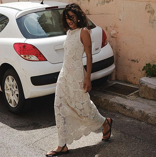 Vestido largo de punto crochet con flores