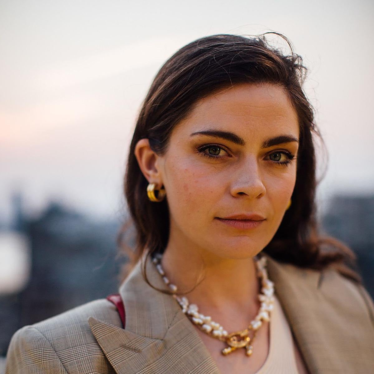 Influencer con piel uniforme