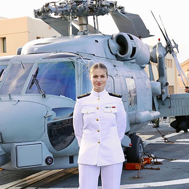 La princesa Leonor antes de embarcar en el Blas de Lezo