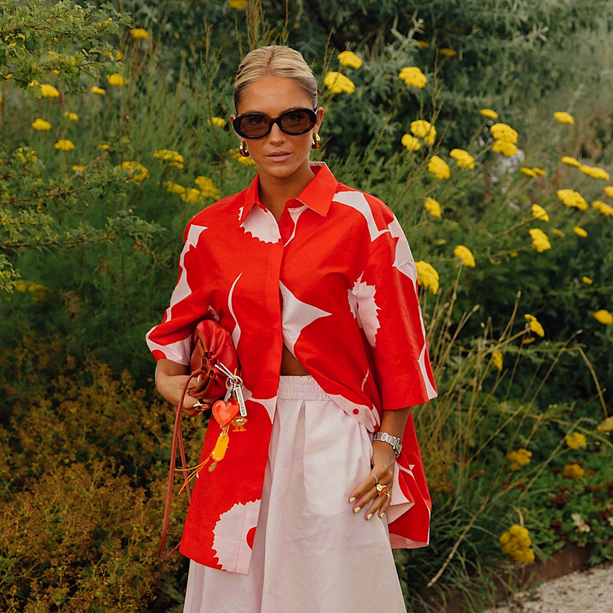 Mujer con look veraniego