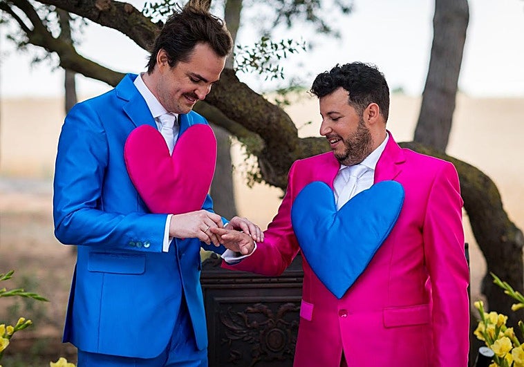 El momento más emotivo de la ceremonia, el intercambio de anillos entre Fede Arias y Borja Barrera.