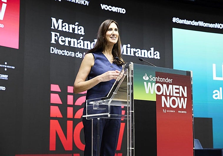 María Fernández-Miranda, directora de Mujerhoy y WomenNOW, ha pronunciado el discurso de inauguración del summit internacional de liderazgo femenino con un total look de Roberto Verino.