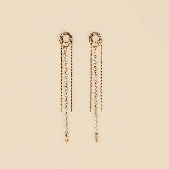 Pendientes largos con detalle de perlas de Ane & Grace