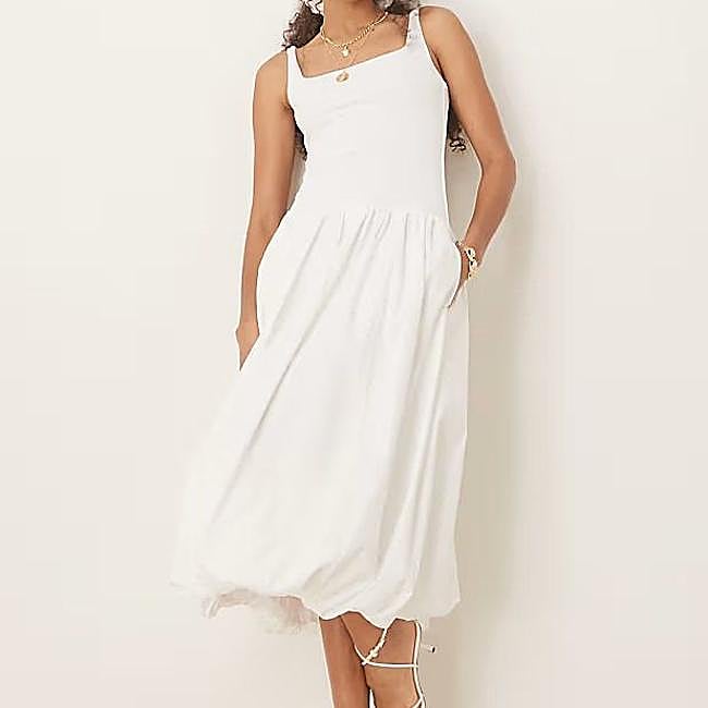 Vestido de cintura baja con falda globo