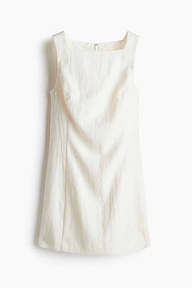 Vestido de sarga con escote cuadrado (22,99€)