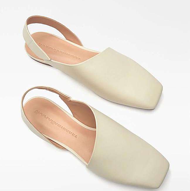 Zapato destalonado en piel de Adolfo Dominguez.