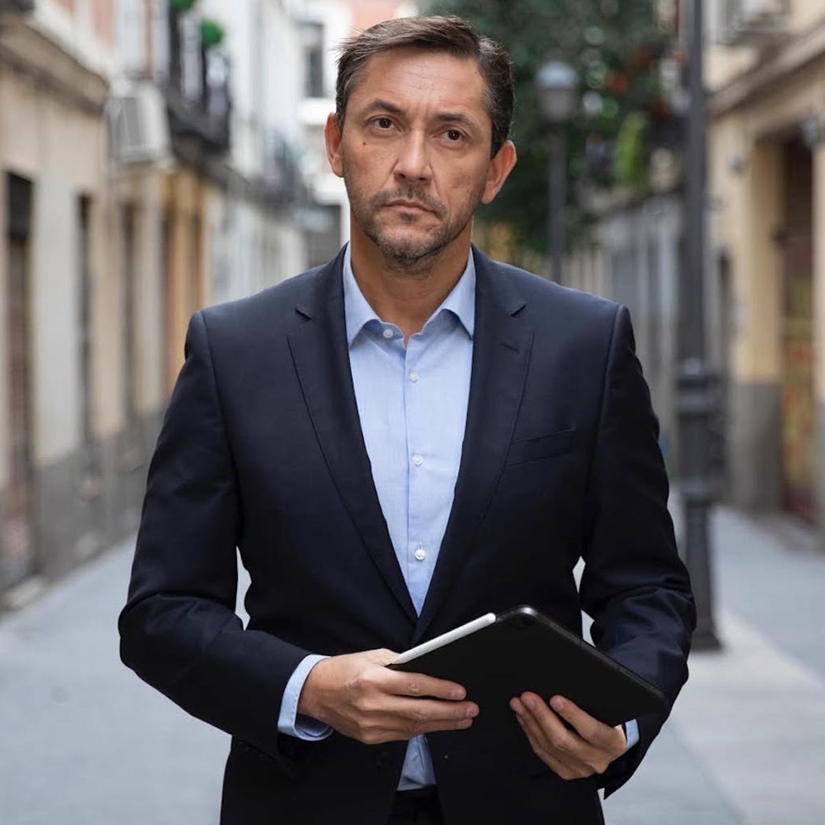 Así es Javier Ruiz detrás de las cámaras: su novia secreta y su gran susto  de salud | Mujerhoy