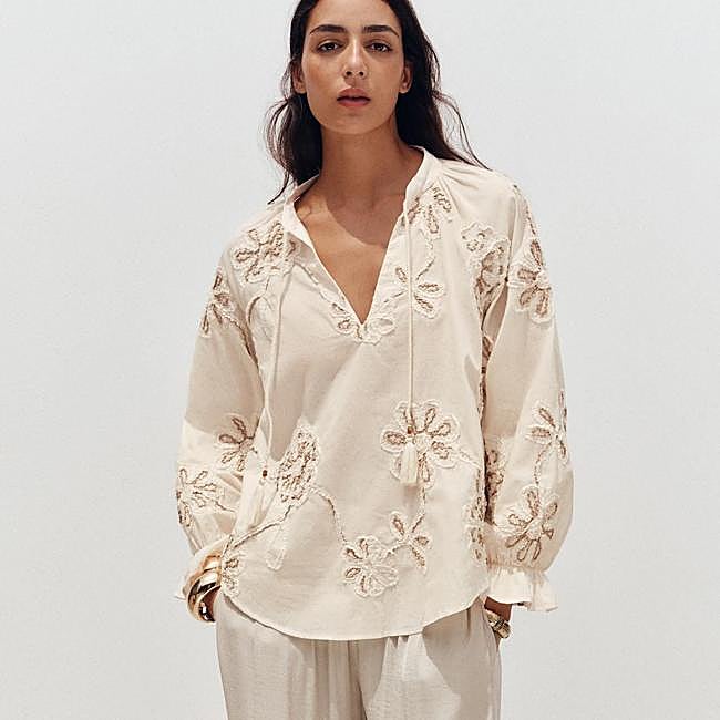 Blusón con bordado flor