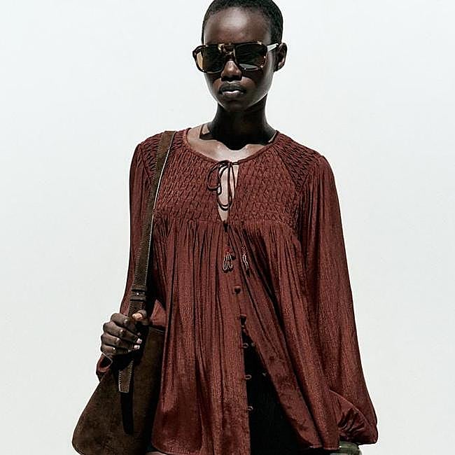 Blusón con fruncidos marrón