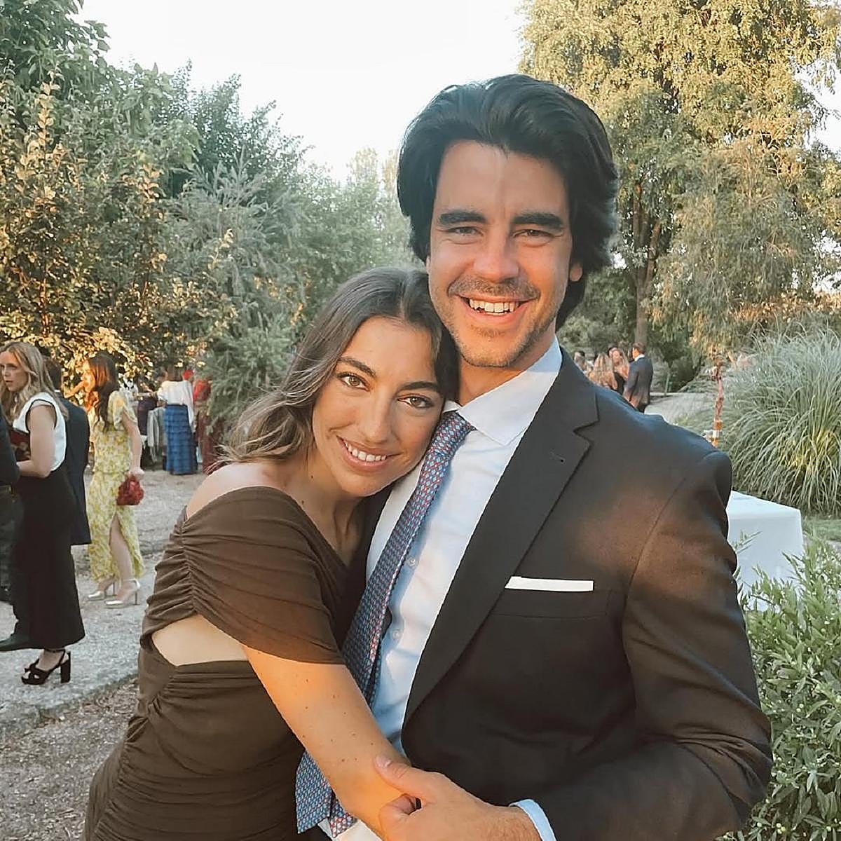 Vicente Benítez y Claudia Ula Jiménez, listos para su boda.