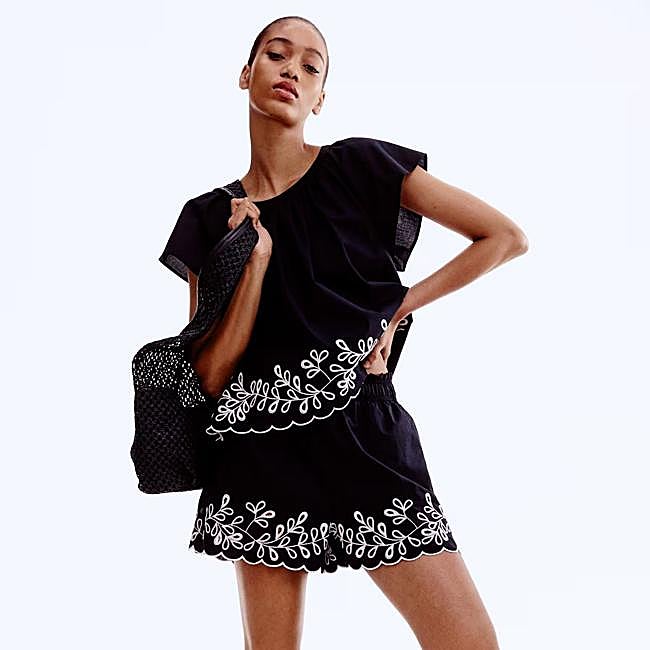 Conjunto bicolor con blusa y shorts