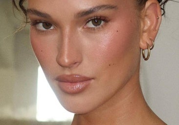 Así se hace la tendencia lip contour, el combo de labios con efecto volumen más viral