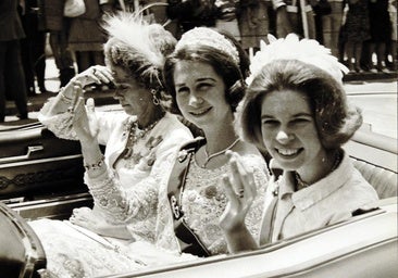 La primera visita de Estado de doña Sofía con 17 años: cena de gala, Versalles y la tiara que llevó en su boda