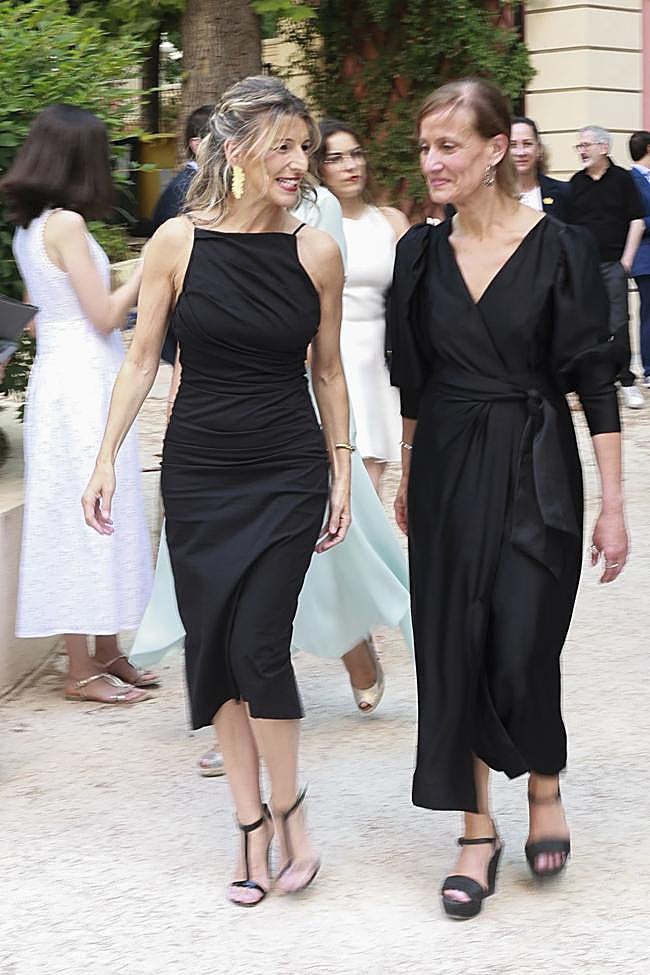 Yolanda Díaz con un vestido de Zara.