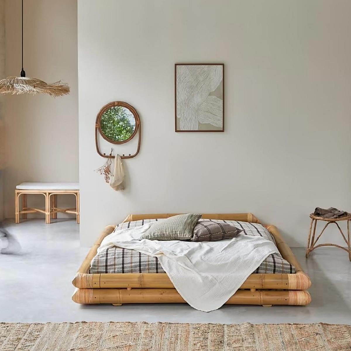 Cama japonesa de estilo japandi de Tikamoon, 585 euros.