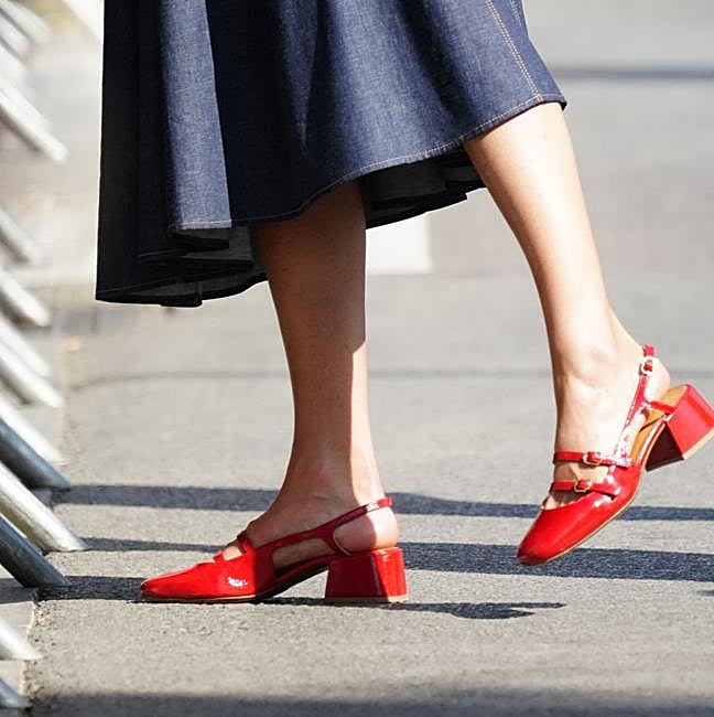 Así quedan los zapatos de estilo Mary Jane de Letizia.