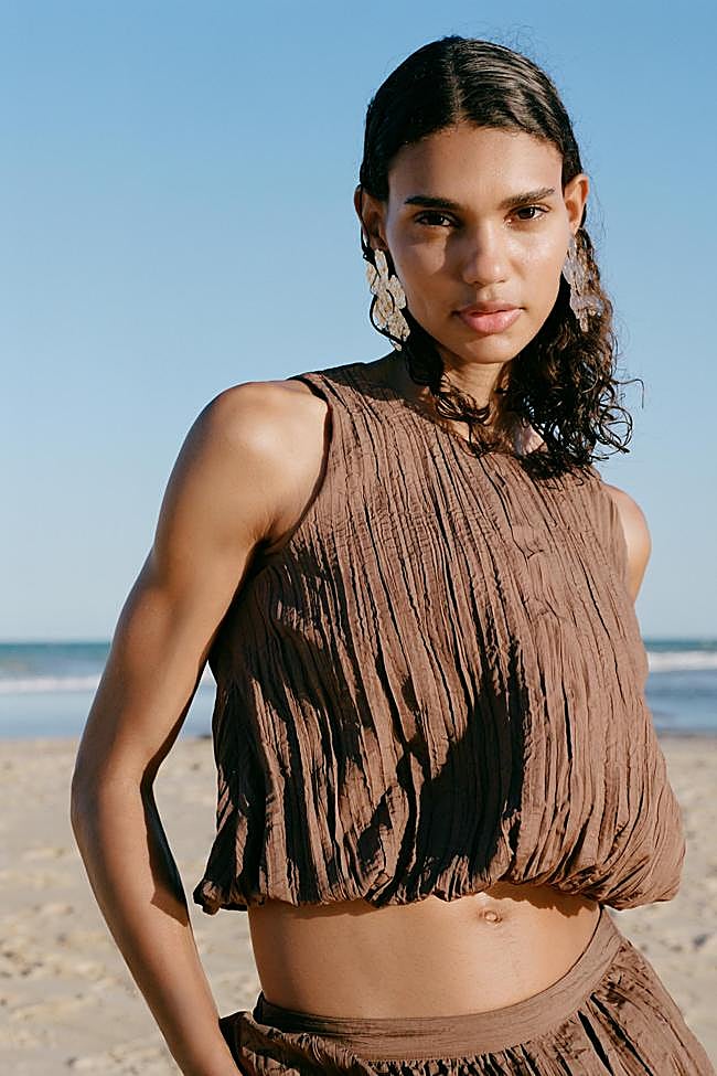 Top globo efecto arrugado de Zara