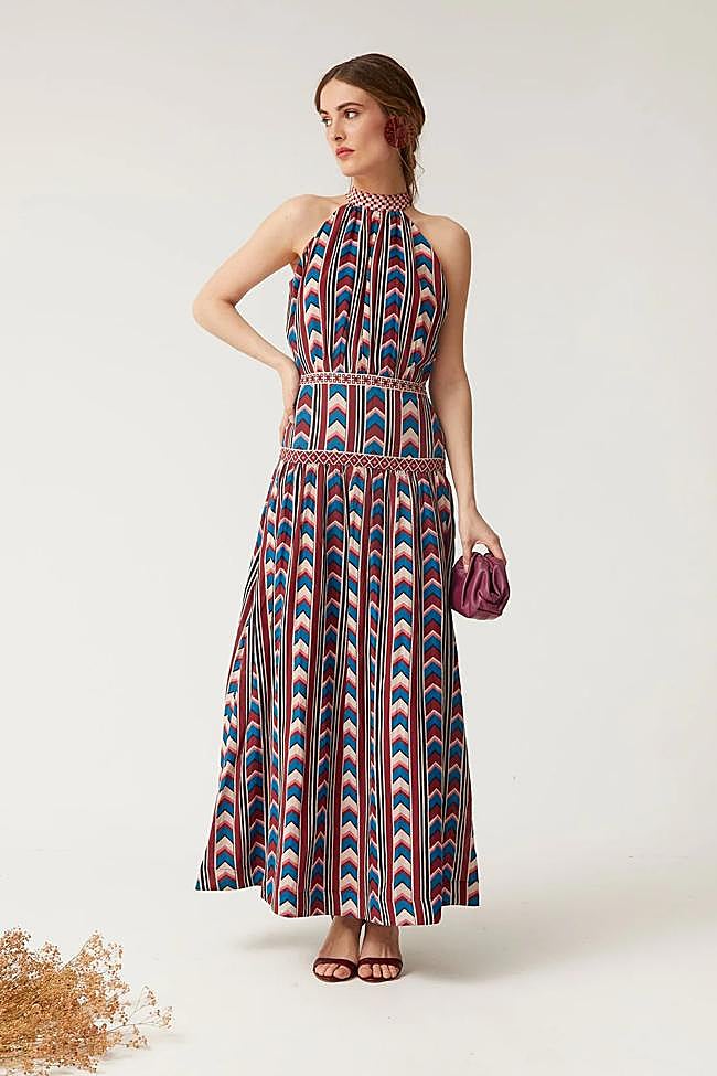 Vestido con cuello halter y estampado geométrico de Coosy.