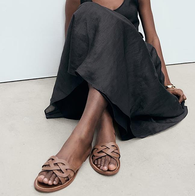 Sandalias planas de Mango (29,99 euros)