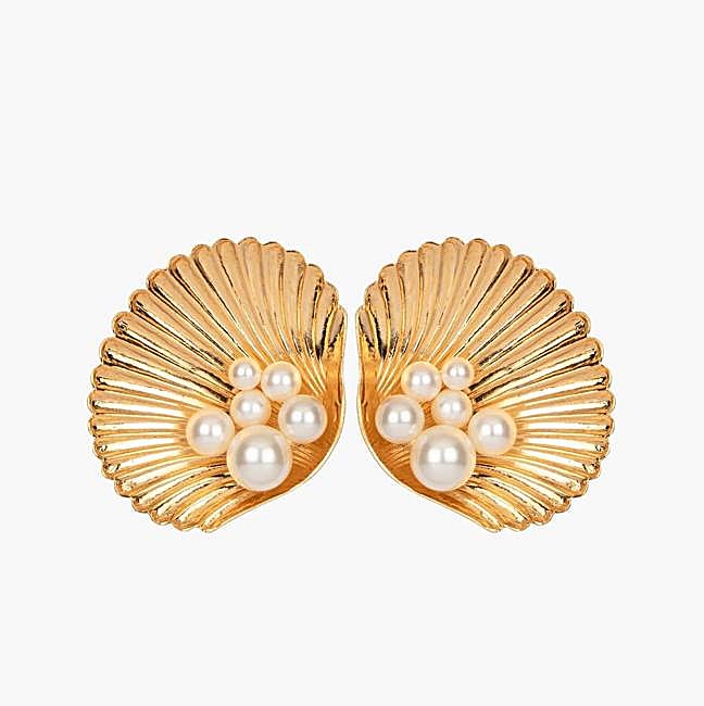 Pendientes de conchas con perlas
