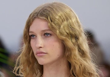 Rizos glossy en verano: cómo conseguir la melena curly que es tendencia según los expertos