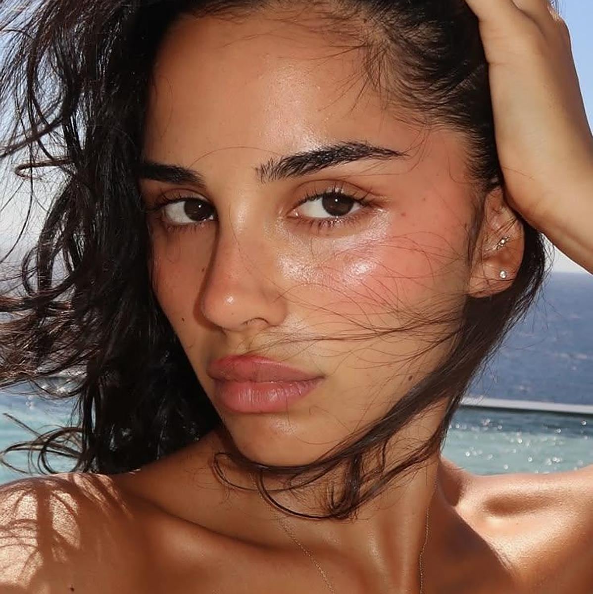 Influencer con guava girl makeup