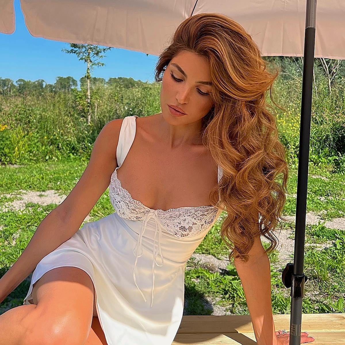 Adiós al frizz en verano: 5 sérums antiencrespamiento que funcionan