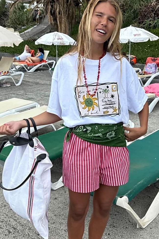 Look con pañuelos como cinturón