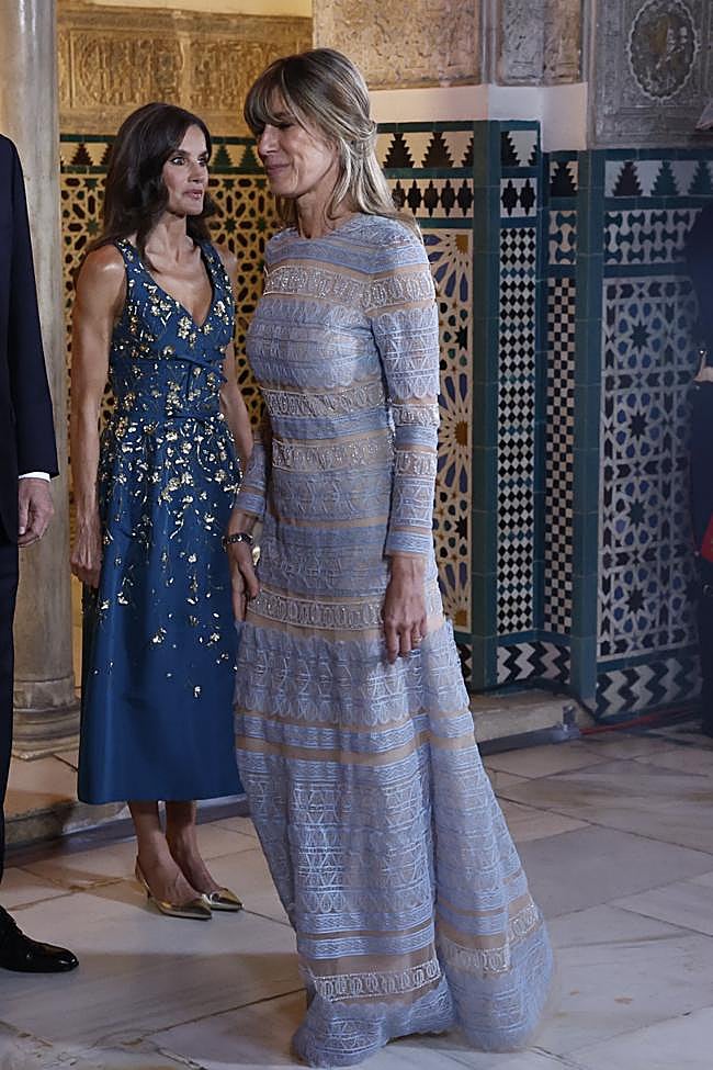 Begoña Gómez con vestido de Teresa Helbig