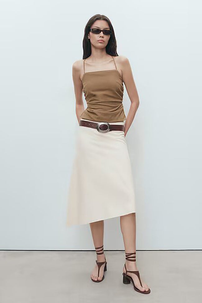 Falda crudo algodón.