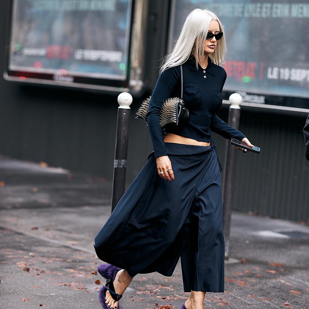 Mujer con pantalones culotte