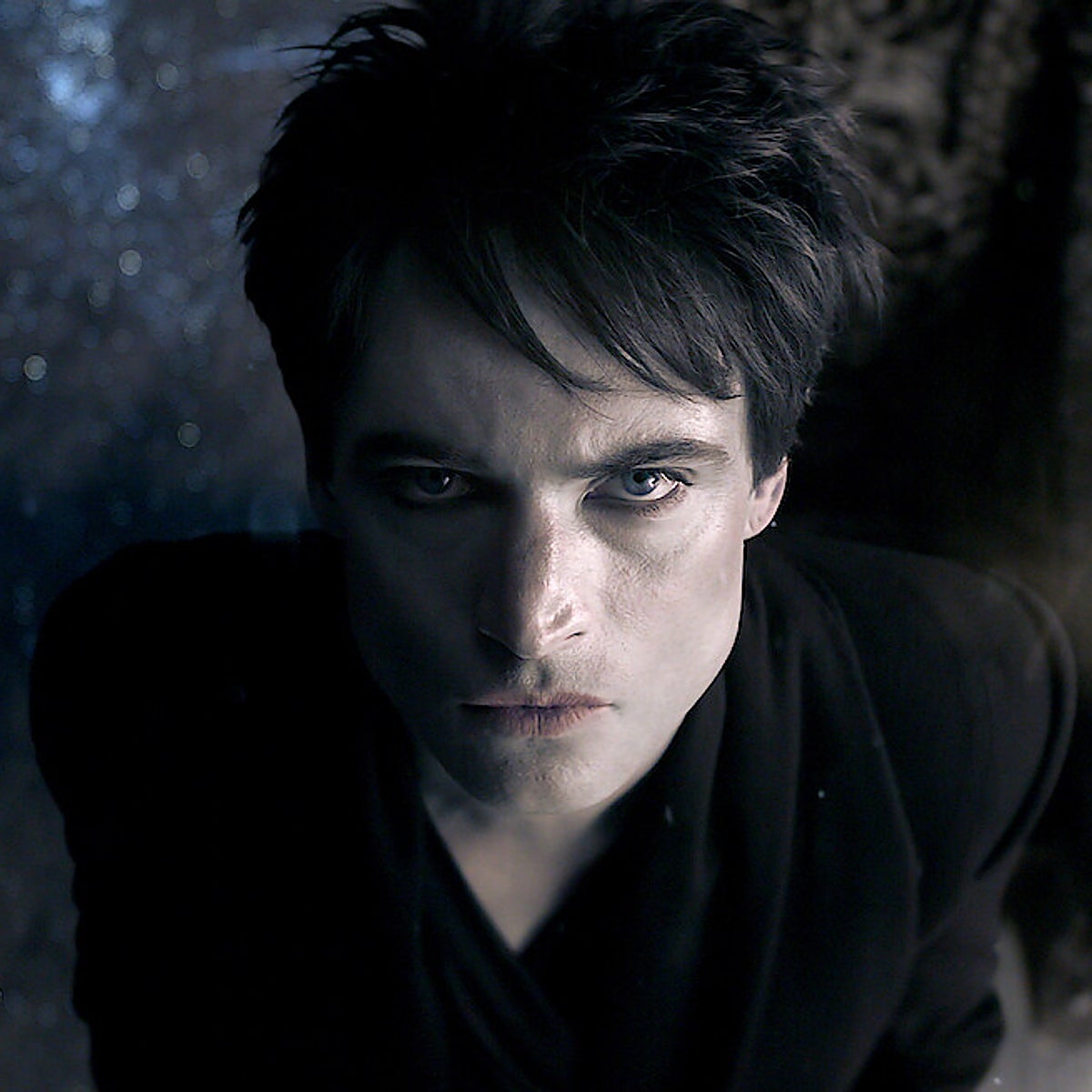 Tom Sturridge vuelve a ponerse en la piel del Rey del Sueño.