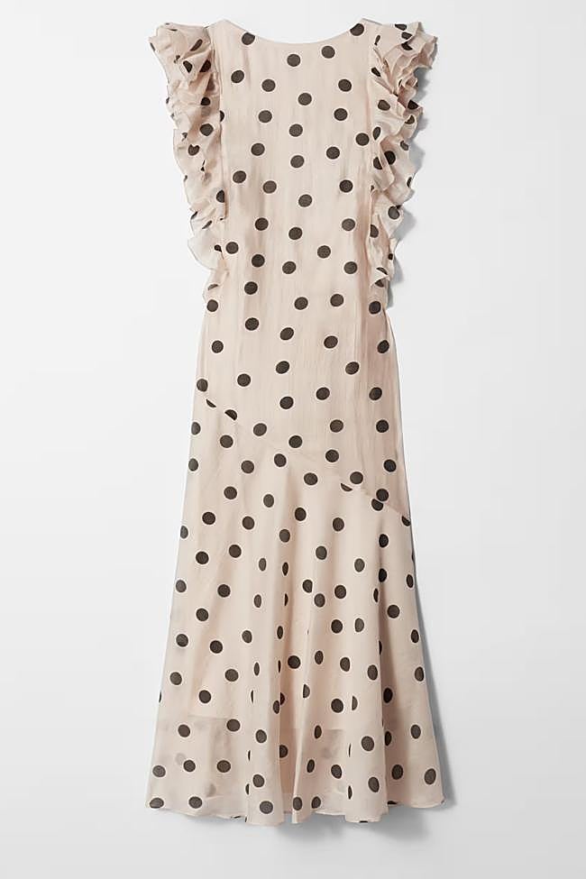 Maxivestido con volantes (119€)