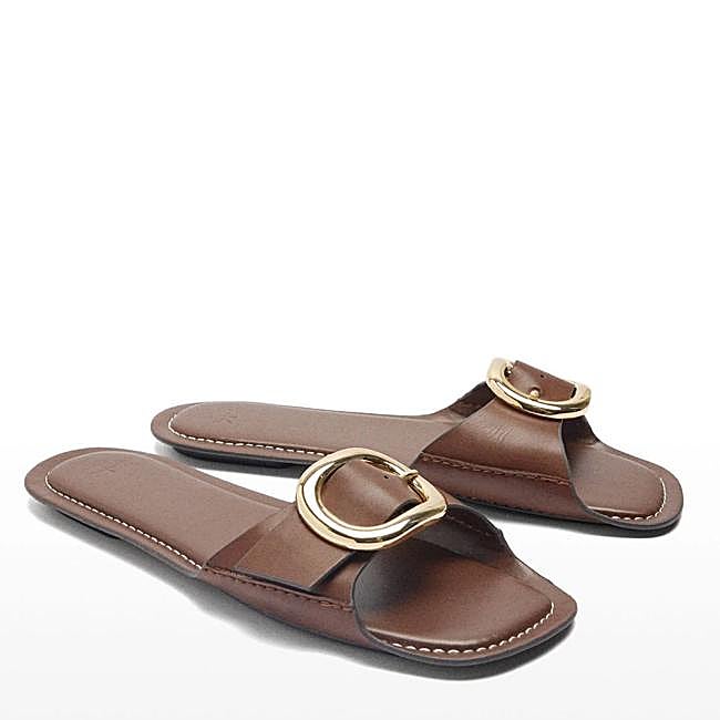 Sandalias de pala con hebilla