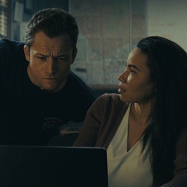 Dave y Michelle (Jurnee Smollett) deberán aprender a trabajar en equipo si quieren resolver el caso.