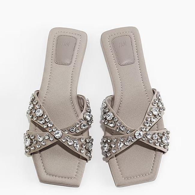 Sandalias planas de H&M (39,99 euros)