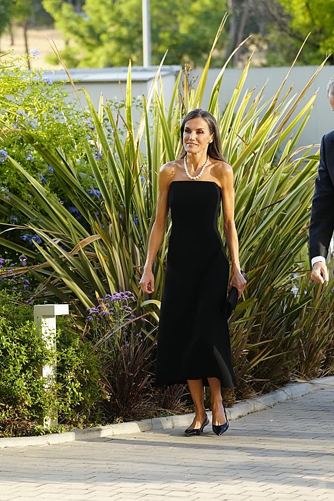 El look de la reina Letizia en los Premios Mariano de Cavia