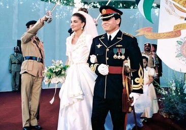 El rey Abdalá II y la reina Rania de Jordania, el día de su boda en 1993.