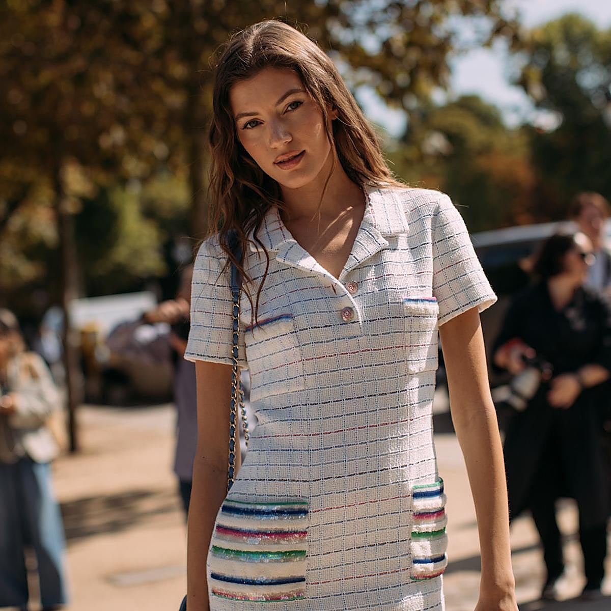 Mujer con look de verano